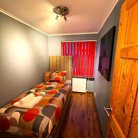 Apartament Dundridge - Morden Urban Living - Sleeps Up To 9 Guests & Private Parking For 2 Vehicles *