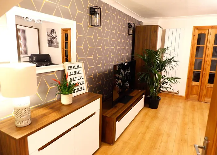 Dundridge - Morden Urban Living - Sleeps Up To 9 Guests & Private Parking For 2 Vehicles *