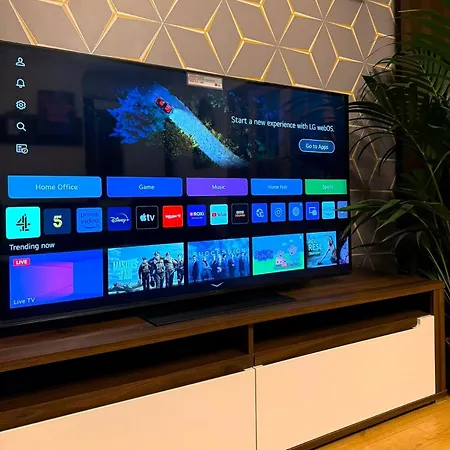 Dundridge - Morden Urban Living - Sleeps Up To 9 Guests & Private Parking For 2 Vehicles *